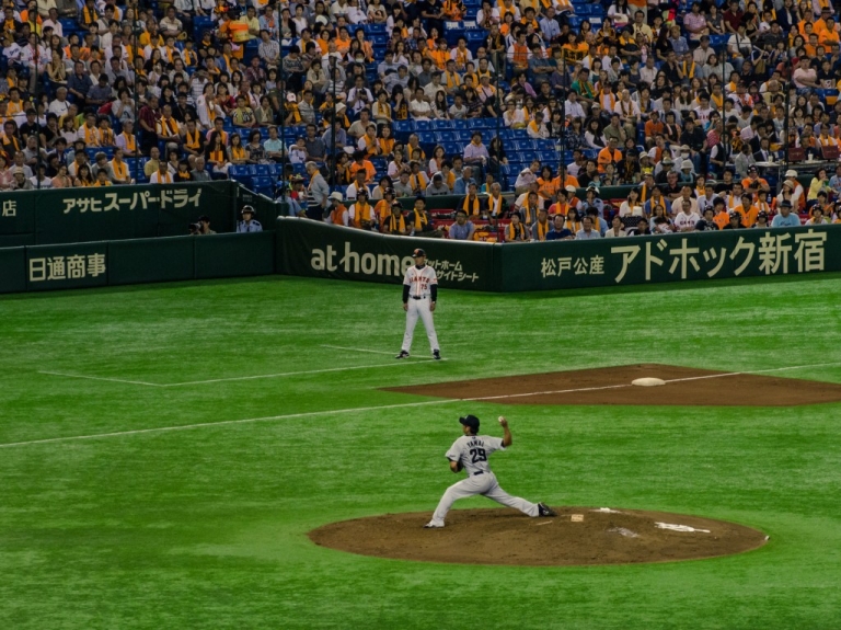 Yamai pitching